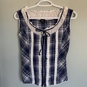 90s Vintage Sleeveless Smocked Blouse with Tie Front - Navy & White